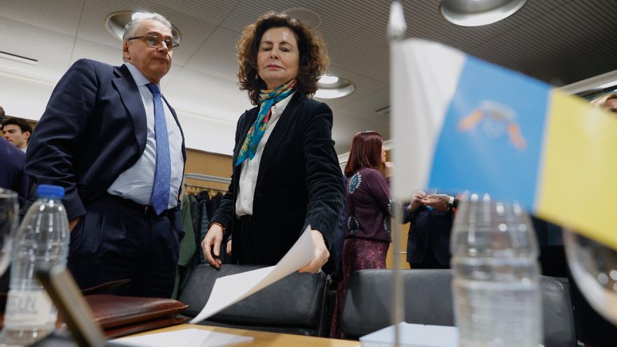 El PSOE canario reprocha a Clavijo que "tolere" el abandono de la consejera de Hacienda de la reunión de la condonación de deuda
