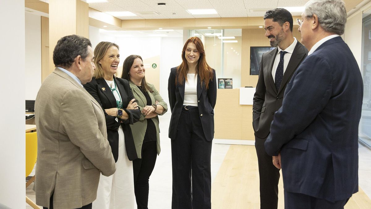 La apertura de la nueva oficina de Caja Rural de Asturias en El Natahoyo afianza la presencia de la entidad en Gijón/Xixón.