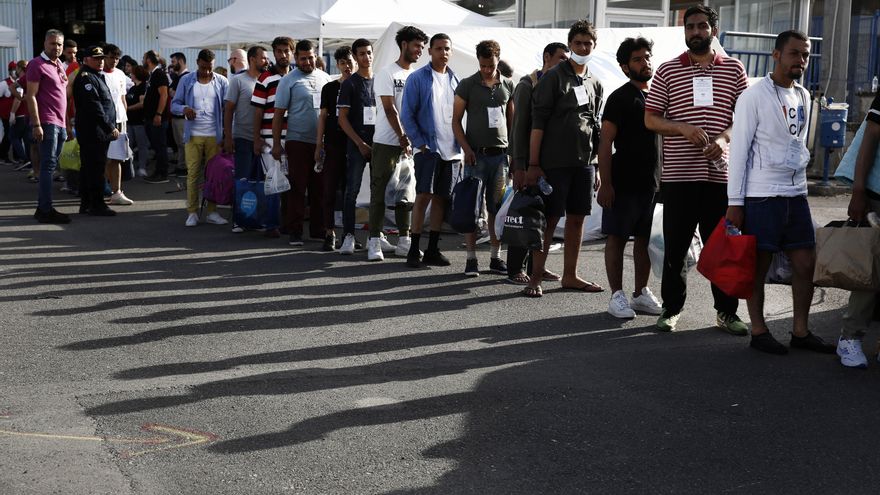 Sube a 80 el número de migrantes muertos confirmados por el naufragio ante la costa griega