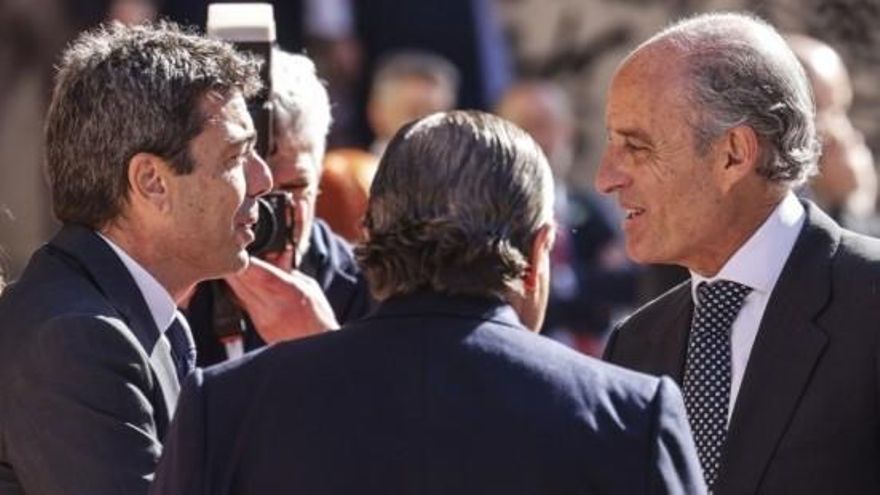 Paco Camps quiere ser Pedro Sánchez: el expresident 'se sube al coche' para retar a Mazón y recuperar el poder en el PPCV