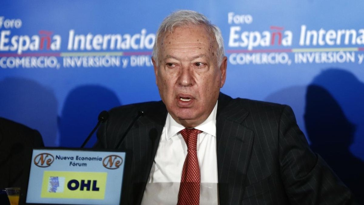 Margallo: "Si no hubiéramos prestado dinero a Grecia hubiésemos podido aumentar las pensiones un 38%"