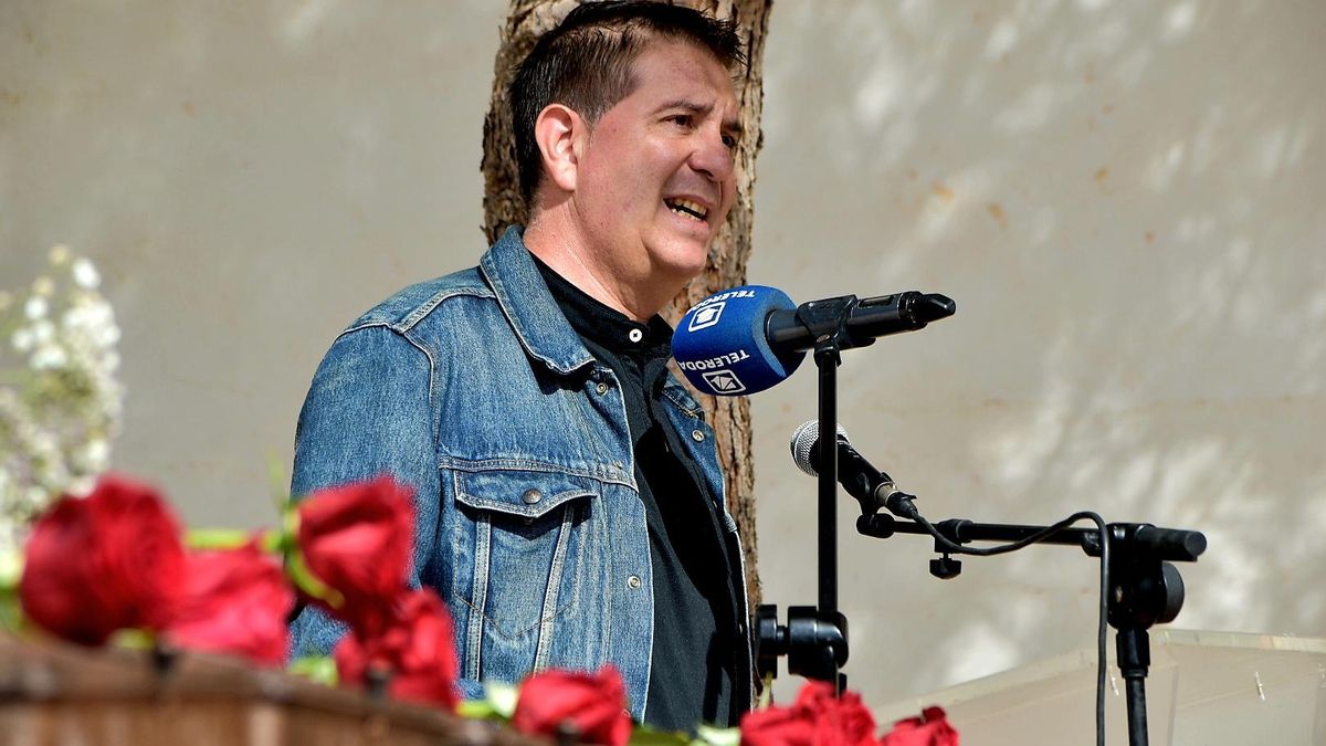 El presidente provincial participa en la inauguración de un monumento en La Roda en recuerdo y homenaje a las víctimas de la dictadura franquista