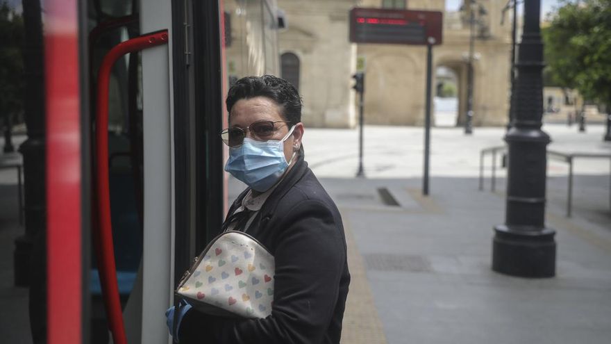 Continúa este martes el reparto de mascarillas en 367 puntos de transporte de 100 pueblos y ciudades