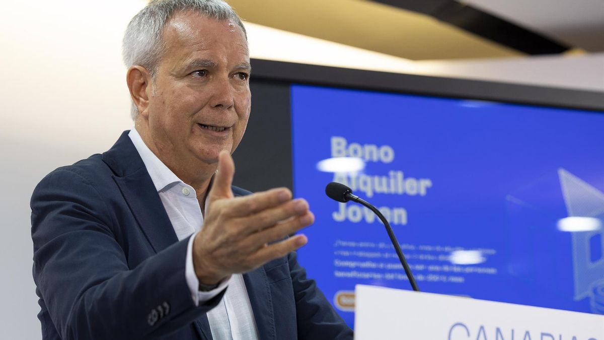 El consejero de Obras Públicas, Transporte y Vivienda del Gobierno de Canarias, Sebastián Franquis, presentó este lunes el inicio de la campaña del Bono Joven de Alquiler en el Archipiélago.