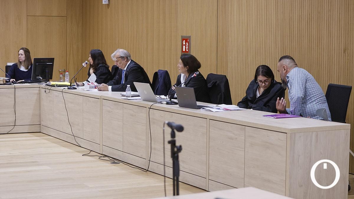 La fiscal, las acusaciones y la defensa, en el juicio