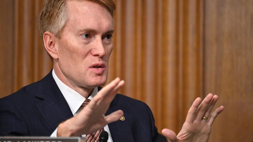 El Senado de EE.UU. presenta un férreo proyecto bipartidista migratorio