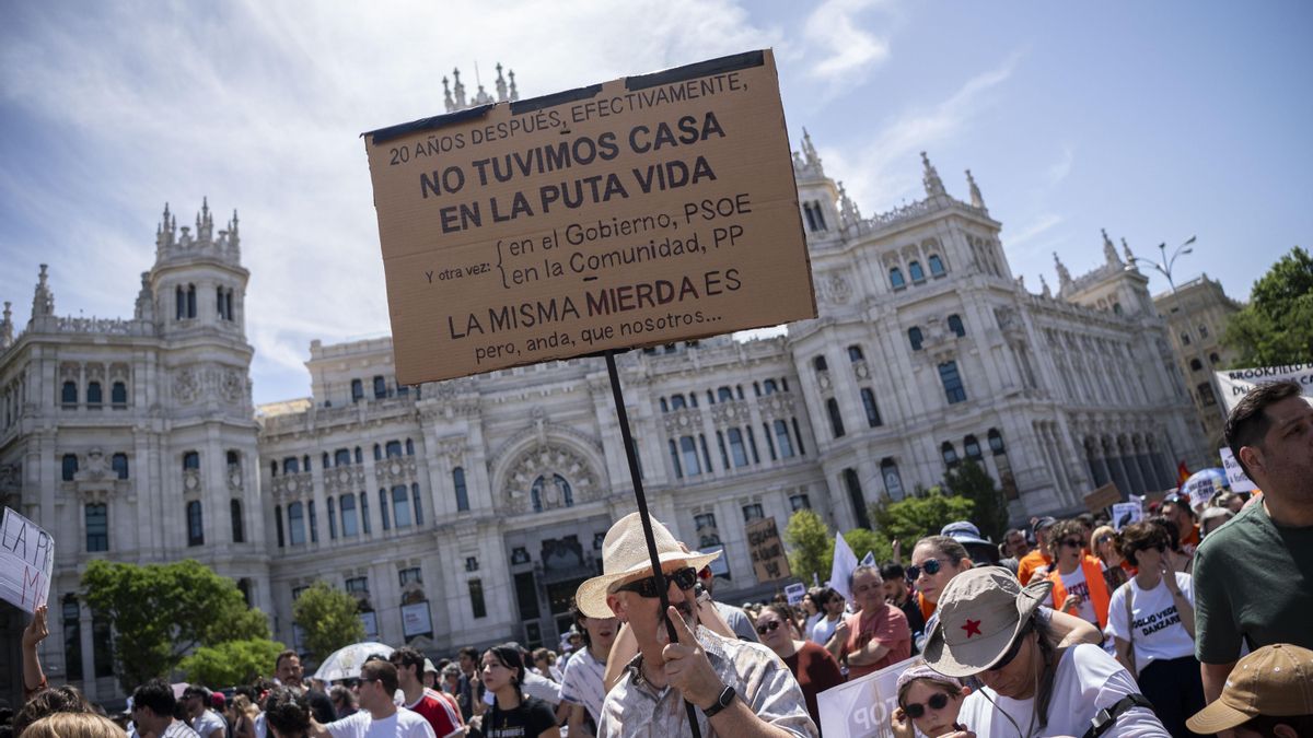 La marcha a su paso por el Ayuntamiento de Madrid.