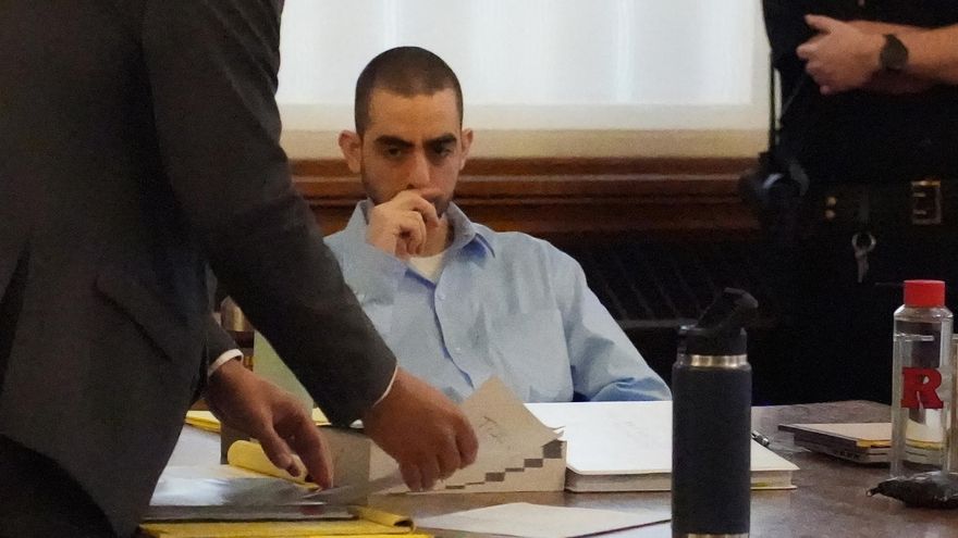 El atacante de Salman Rushdie es condenado a 25 años de cárcel por el intento de asesinato