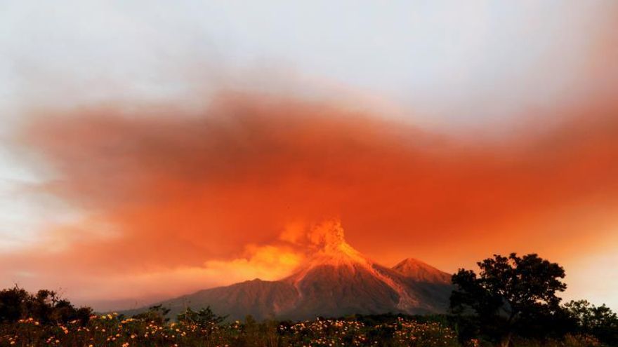 El volcán de Fuego de Guatemala registra hasta 22 explosiones por hora