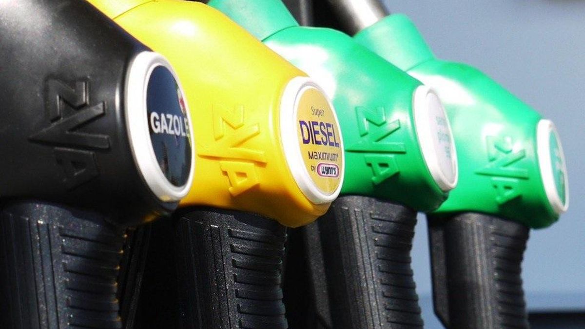 Archivo - Recurso de diésel, gasolina, estación de servicio
