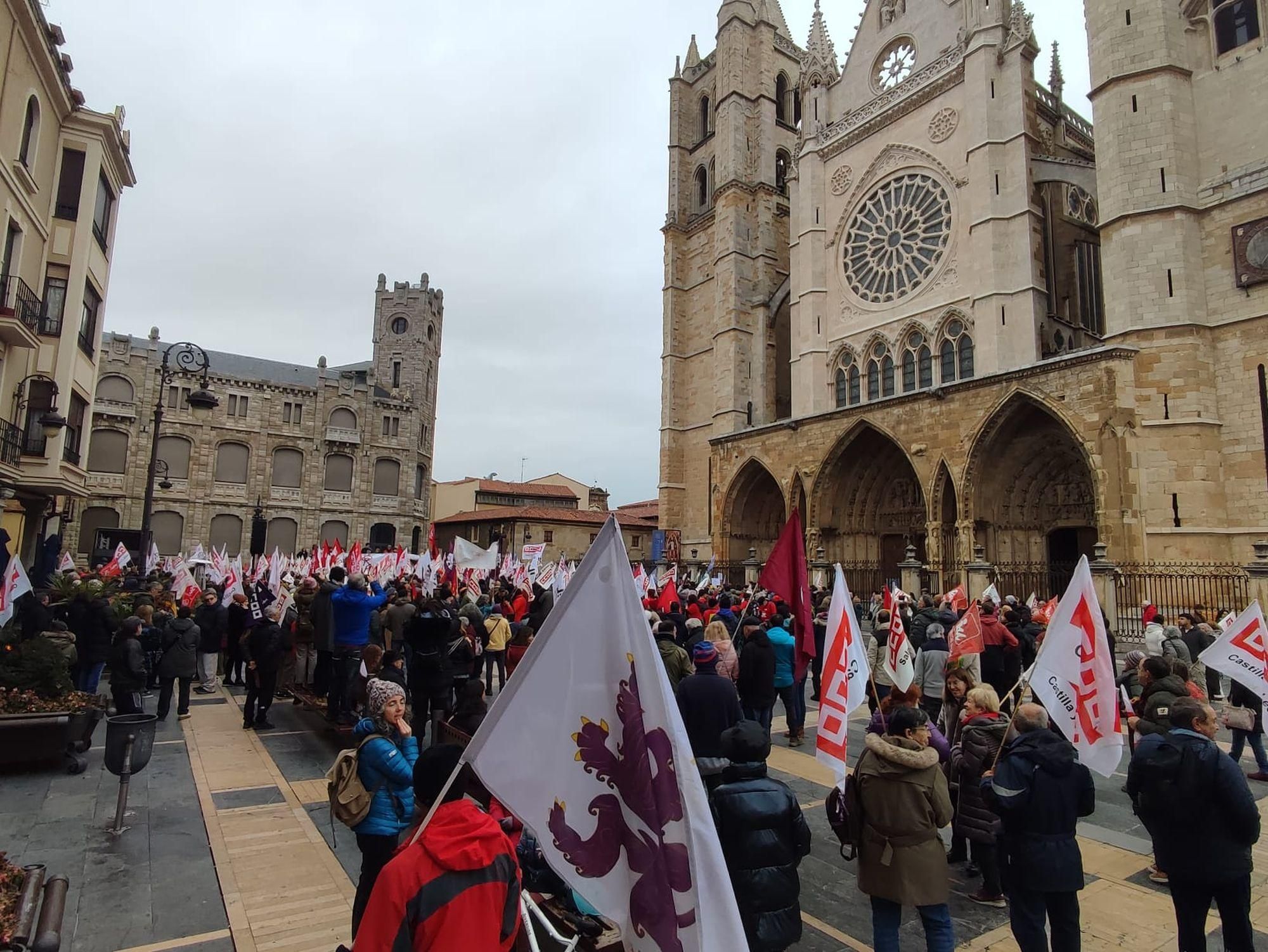 Manifestación en León contra las políticas de incendios forestales de la Junta