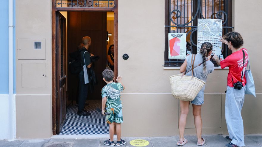 Visita de una vivienda en el Cabanyal, Open House València 2025.