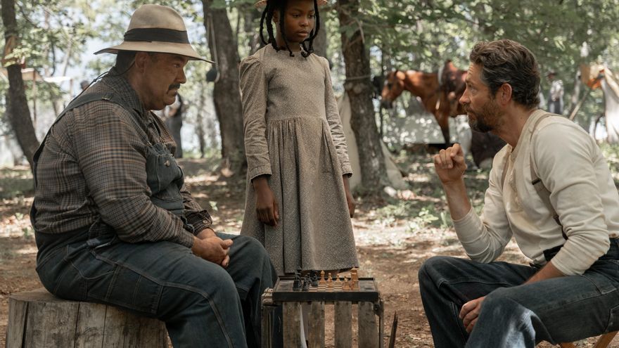 Mel Rodríguez apunta a personajes latinos honestos y cambia la narrativa en 'Sarah's Oil'