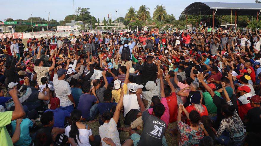 Migrantes de la caravana cuestionan el conteo que hace de ellos López Obrador