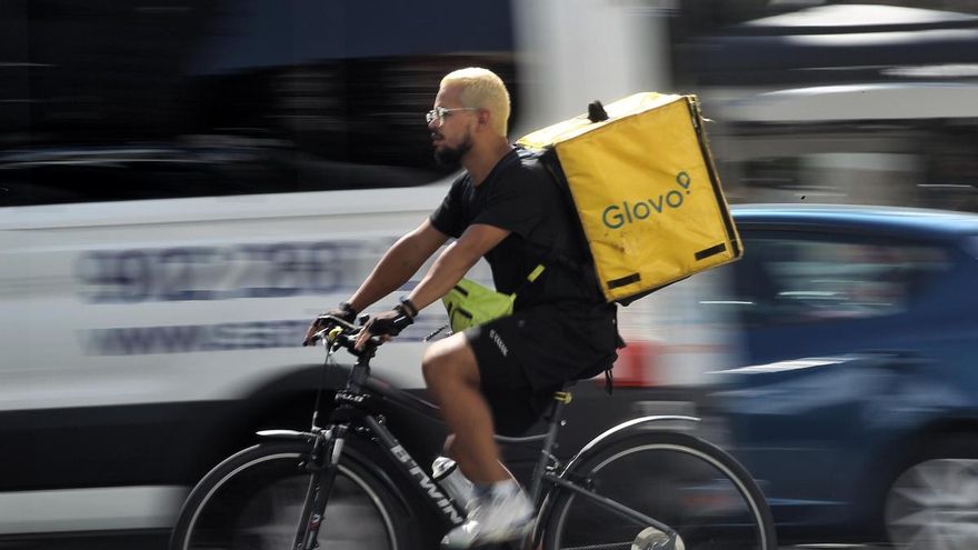 Uber lanza una oferta de compra por 13.000 millones de euros a Delivery Hero, dueña de Glovo