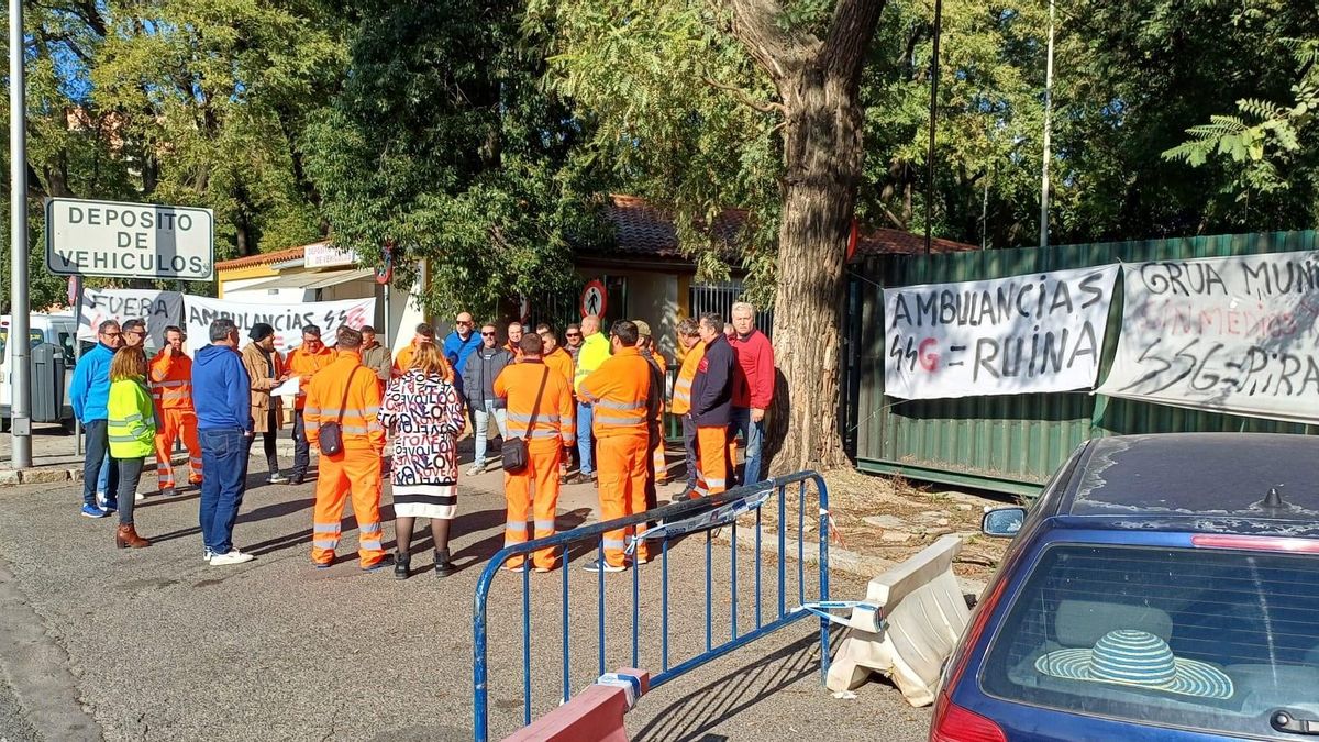 Trabajadores de la grúa municipal en asamblea
