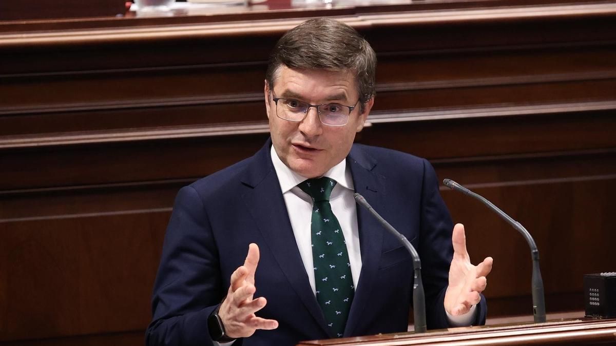 Vox critica la "hipocresía" de Clavijo con sus "líneas rojas" y le insta a romper los acuerdos de CC con ellos en Arona y Granadilla