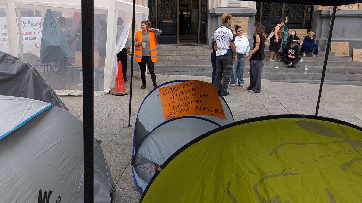 Acampada en la plaza de España de Zaragoza