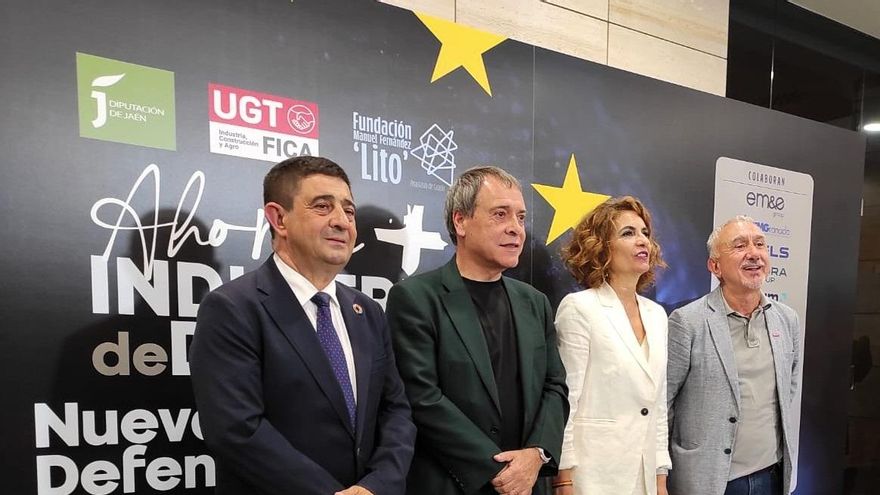 La vicepresidenta primera del Gobierno, María Jesús Montero (2d), en la inauguración de las jornadas.