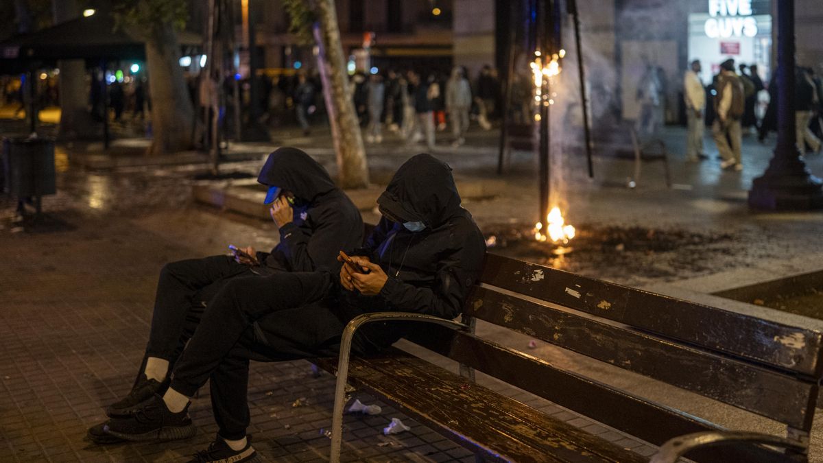 Detenido un menor de edad por crear el canal Blocus de Lleida e incitar a saqueos