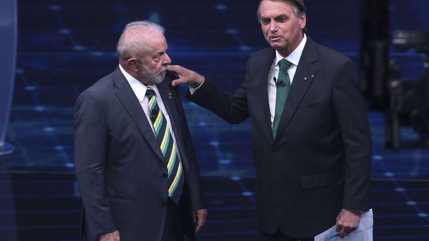 Lula versus Bolsonaro: alta tensión, acusaciones cruzadas y mano en el hombro