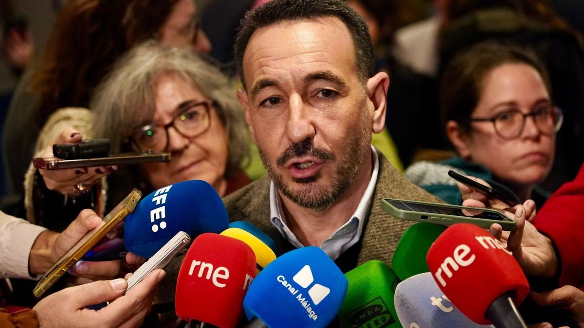 El secretario de Comunicación institucional del PSOE-A y director de campaña de Montero, Fernando López Gil.