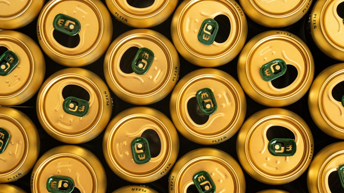 Una odontóloga explica cómo desgastan el esmalte dental los refrescos y bebidas energéticas: “Provoca sensibilidad y dolor"