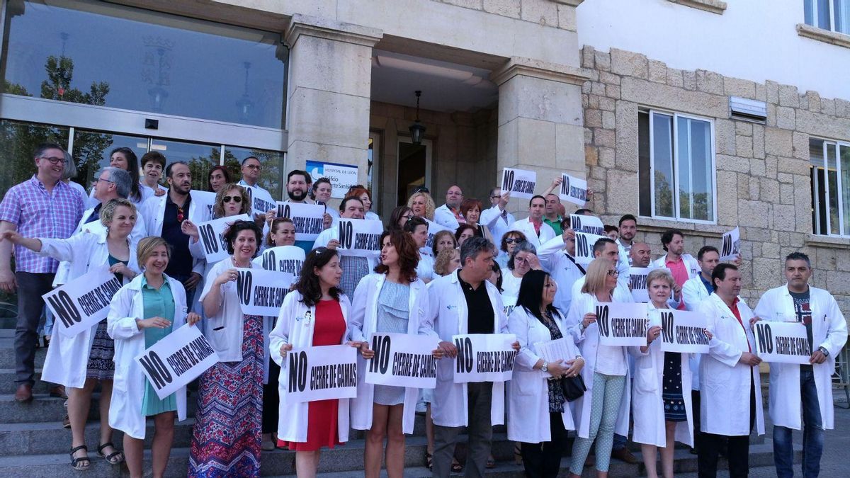 La protesta contra el cierre de 27 camas del Monte San Isidro llega este jueves a las puertas del hospital