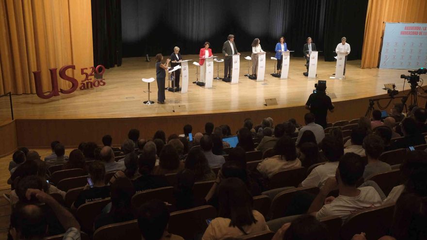 Propósitos comunes y escasez de medidas concretas en el primer debate electoral en la historia de la Universidad de Sevilla