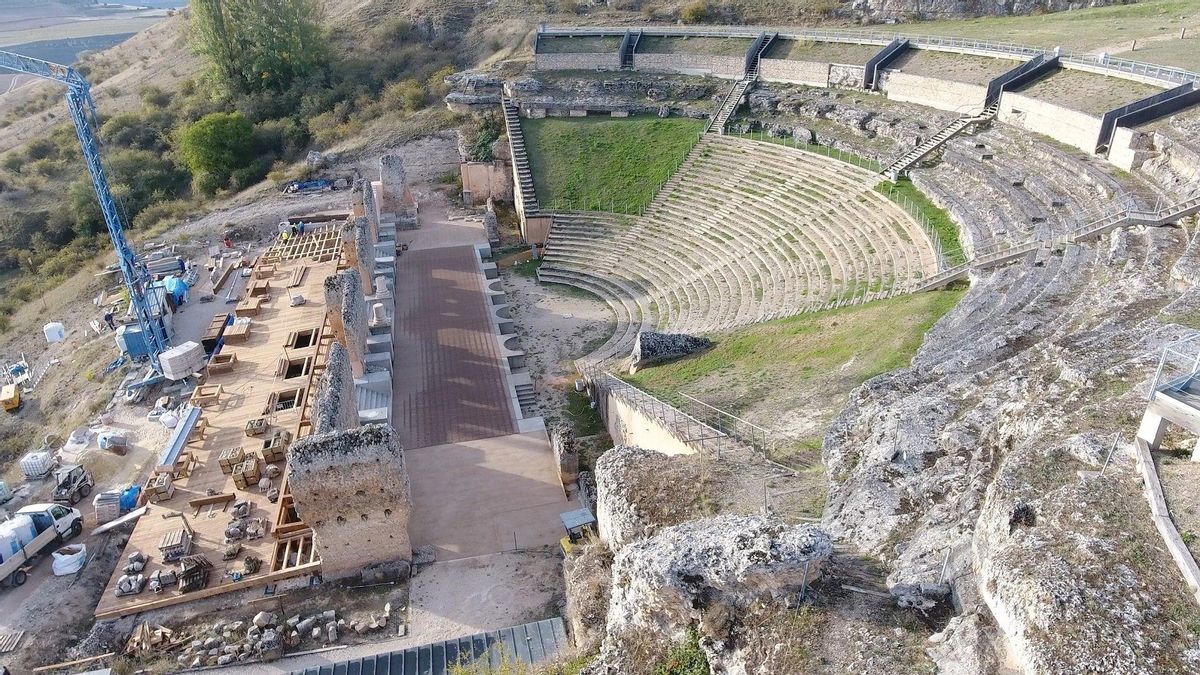 Clunia Sulpicia: el laberinto de agua que duerme bajo el gran teatro romano de Burgos