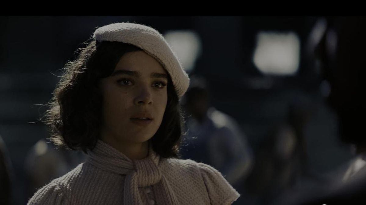 Hailee Steinfeld, la mestiza, antiguo amor de uno de los gemelos