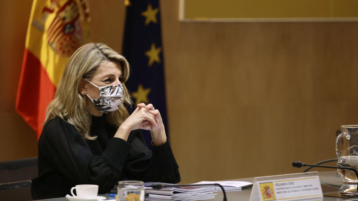 La vicepresidenta segunda y ministra de Trabajo y Economía Social, Yolanda Díaz, en una reunión de la Mesa de Diálogo Social para el Plan de Recuperación, Transformación y Resiliencia, en el Ministerio de Asuntos Económicos y Transformación Digital.