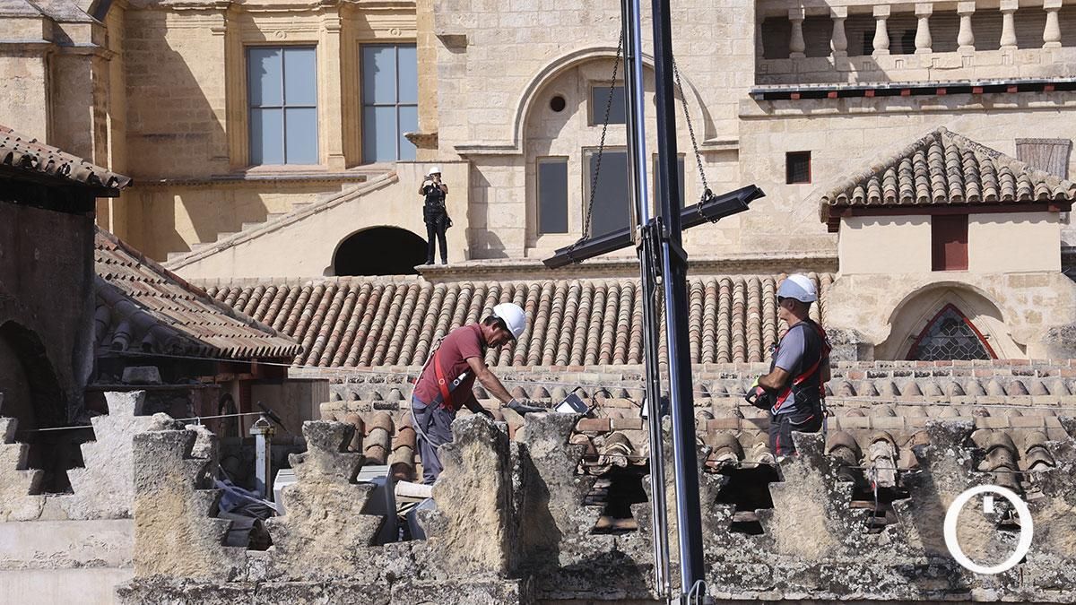 Comienzan los trabajos de restauración en la capilla incendiada en la Mezquita Catedral