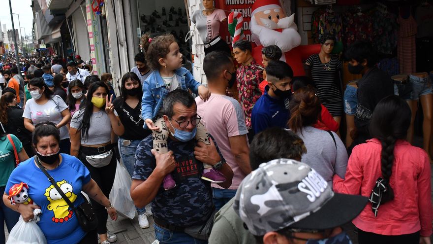 Alberto Fernández enfrenta en su segundo año los retos del empleo y los precios