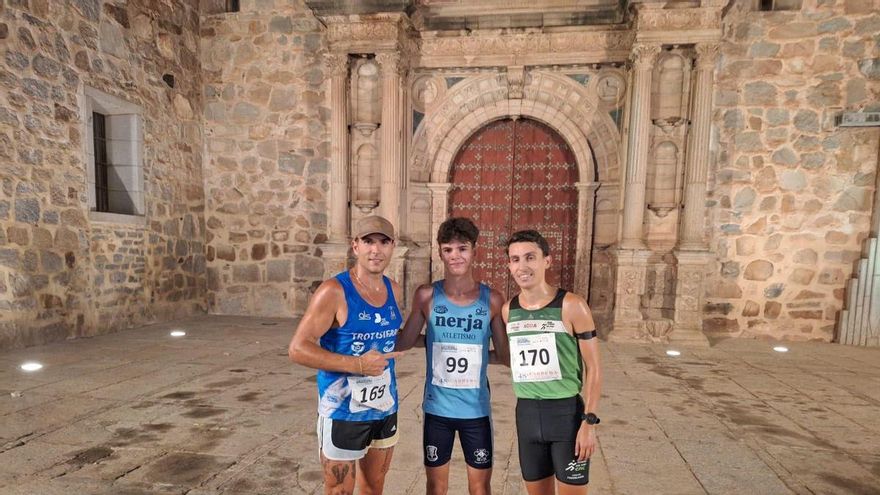 Samuel Ruiz y Ariadna Carrasco reinan en la Carrera Popular de Hinojosa