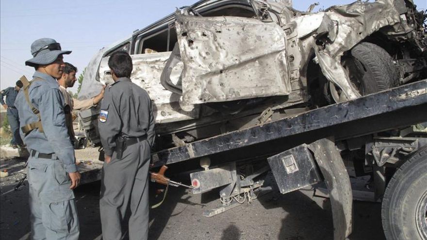 Tres muertos en un atentado suicida contra un exseñor de la guerra en Kabul