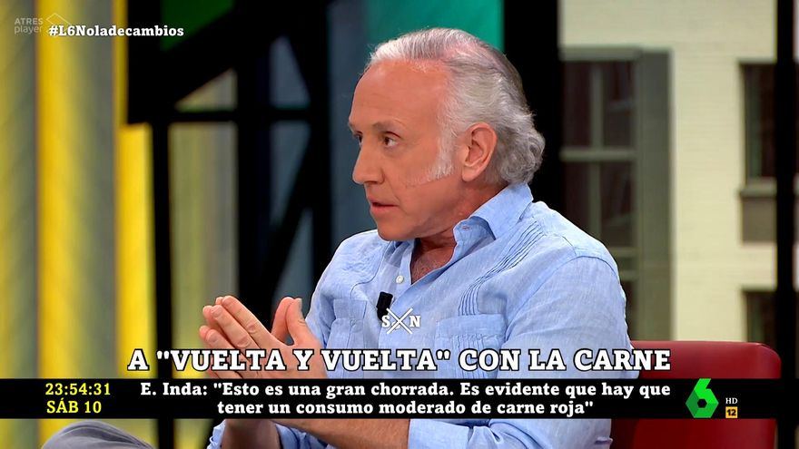 Pillan a Eduardo Inda haciéndose un selfie en directo en 'laSexta Noche'