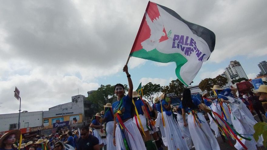 Los pueblos indígenas se alían con Palestina en las protestas de la COP: "Tenemos el mismo enemigo, el colonialismo"
