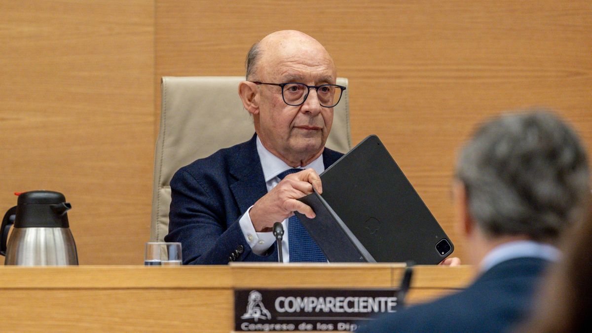 Equipo económico: la vía directa de las empresas para conseguir que Montoro les bajara los impuestos
