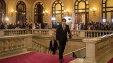Puigdemont suspende la declaración de independencia para buscar el diálogo