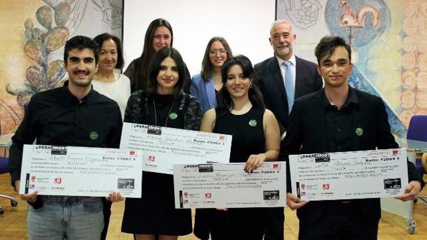 Los miembros del equipo finalista y segundo, 'Teleno'.