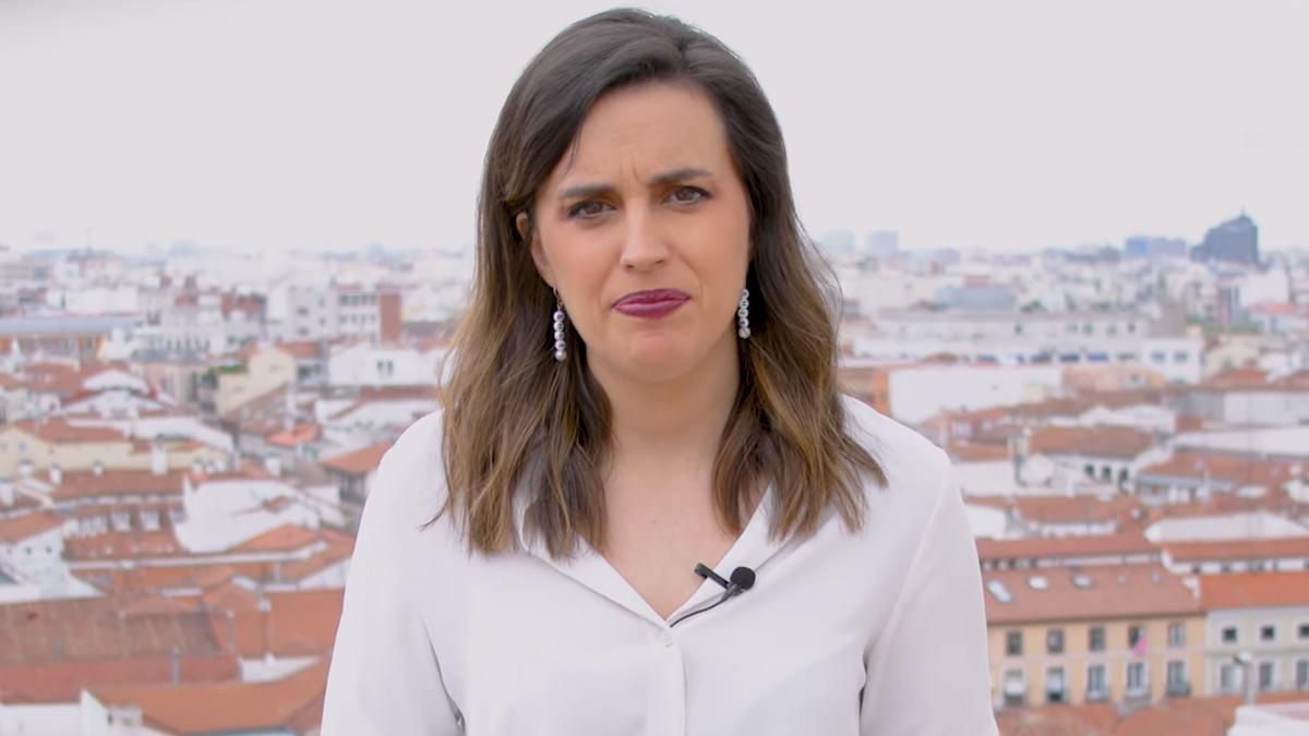 La periodista Aida Bao en la terraza de la Cadena SER