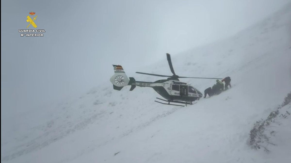 Rescatados dos senderistas arrastrados por una avalancha en Valdezcaray