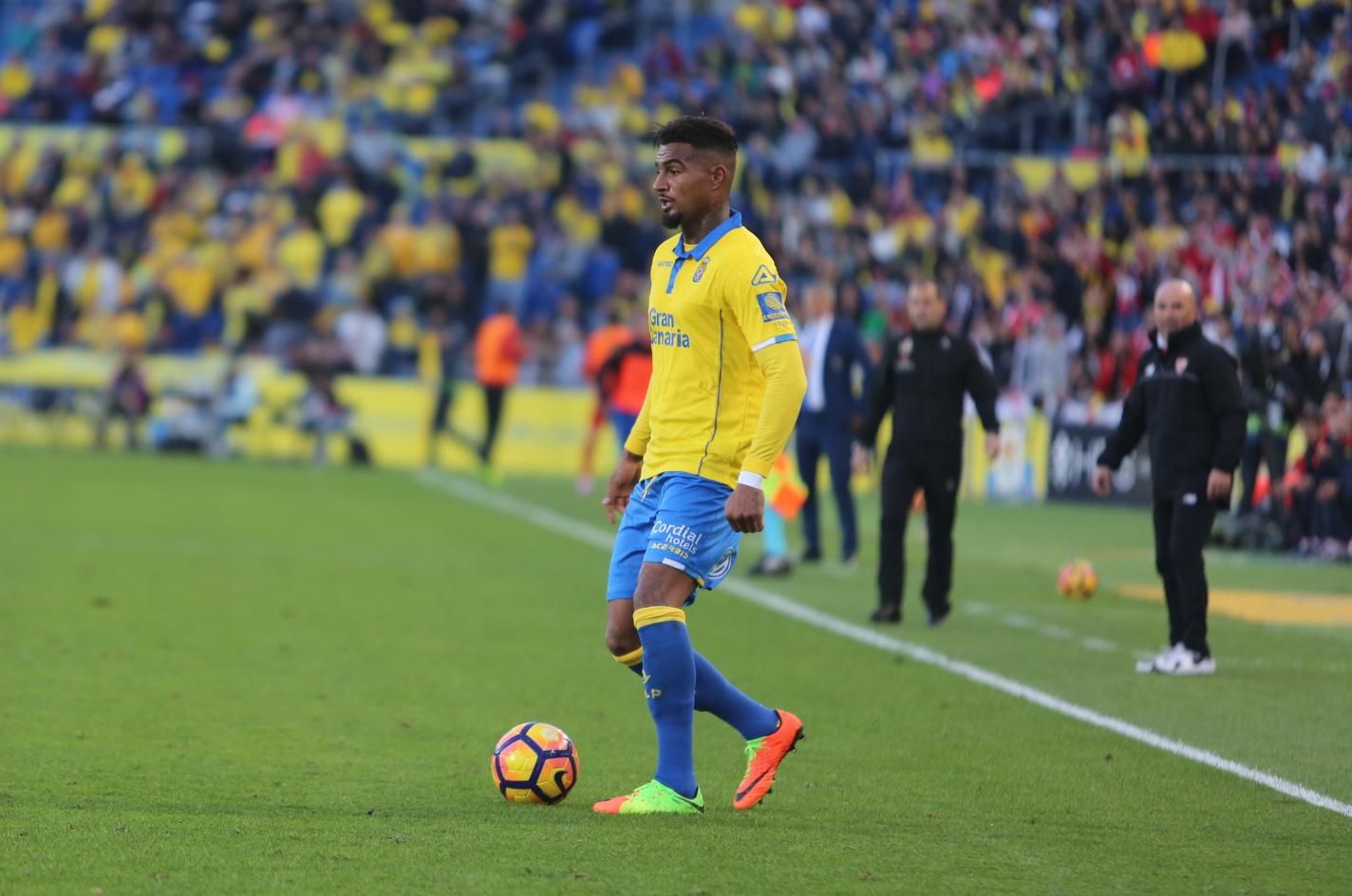 Imagen del partido entre la UD Las Palmas y el Sevilla FC. Alejandro Ramos.