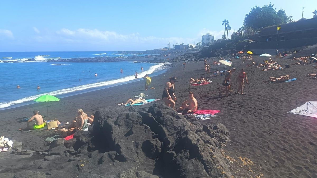 Análisis positivos en dos calas de Puerto de la Cruz obligan a otro cierre parcial por contaminación por aguas fecales