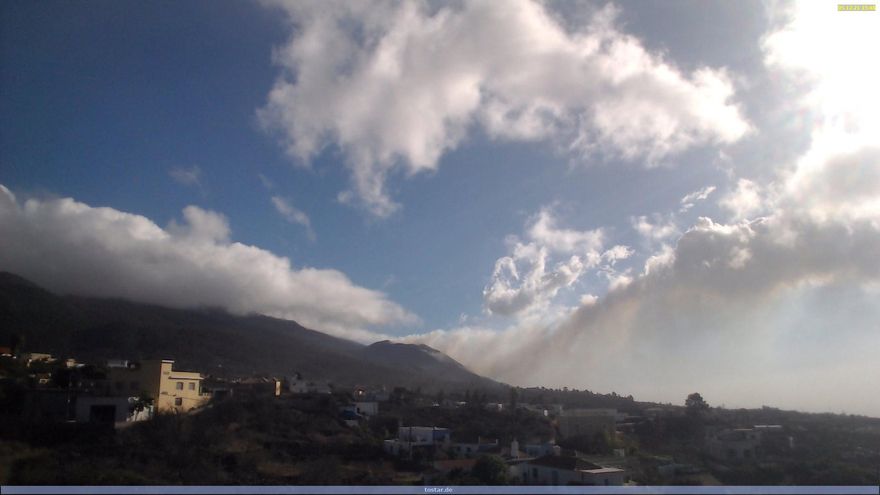 Las cenizas del volcán se desplazarán este lunes hacia el oeste-noroeste de La Palma