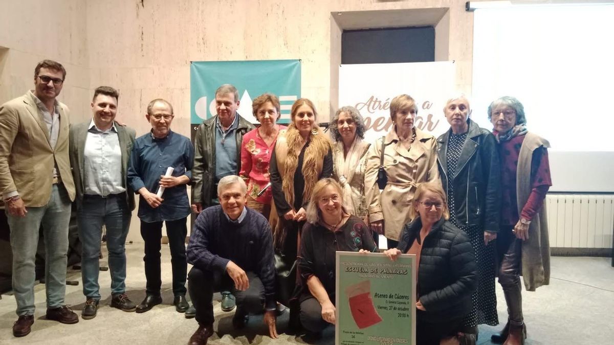 Letras que abrazan: Cáceres presenta un libro solidario nacido en tres años de creación literaria