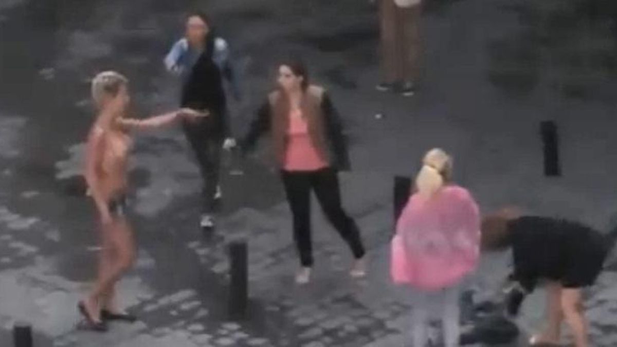 Las peleas entre prostitutas en la calle Ballesta, grabadas por vecinos hartos de sufrirlas