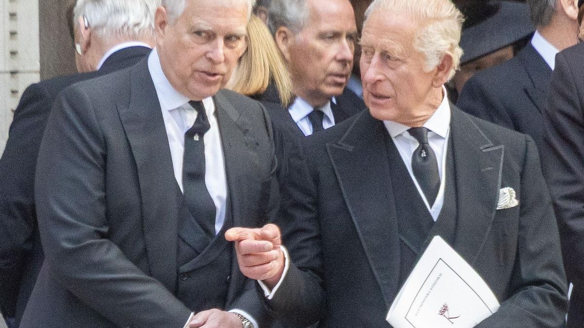 El príncipe Andrés y el rey Carlos III de Inglaterra en una imagen de septiembre de 2025.