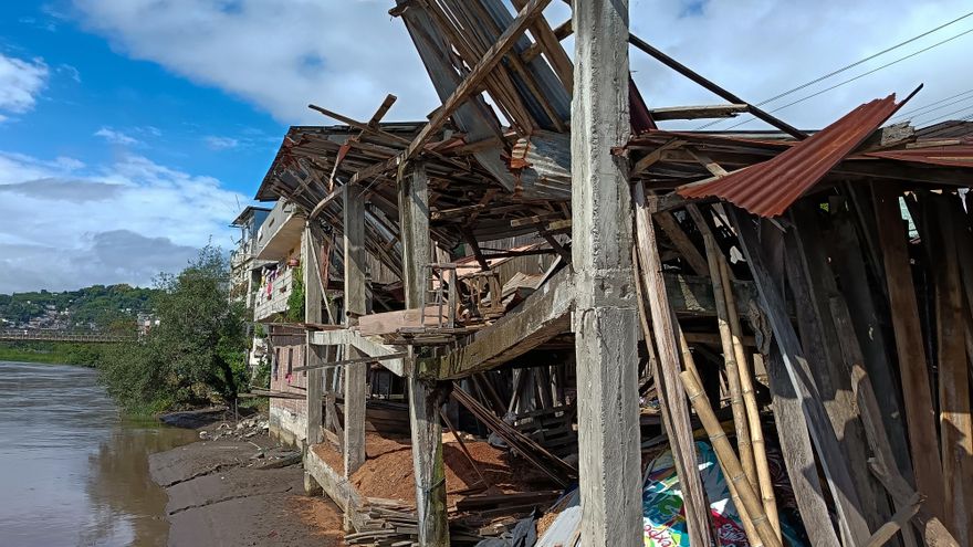 Sismo de magnitud 6 en provincia ecuatoriana fronteriza con Colombia deja daños materiales